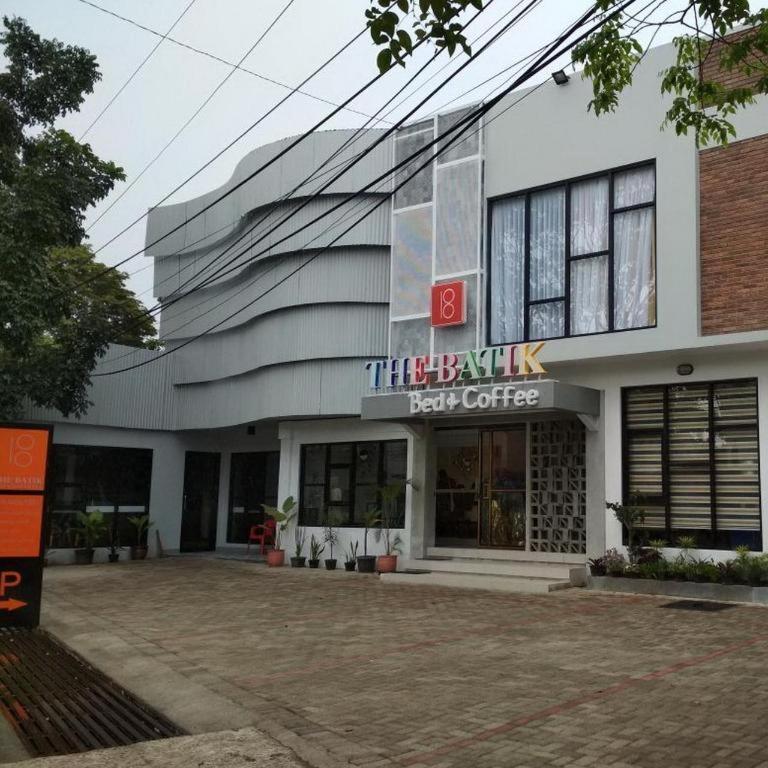 The Batik Bed And Coffee Bandung Hotel Bagian luar foto